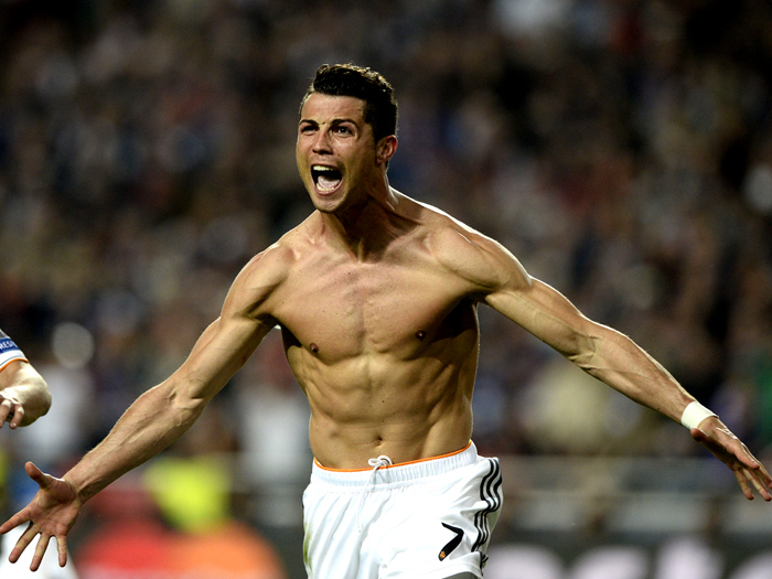 阿什拉夫荣膺2025年非洲足球先生，拉莫斯社媒发文祝贺（阿什拉夫当选2025年度非洲足球先生，拉莫斯社媒送祝福）