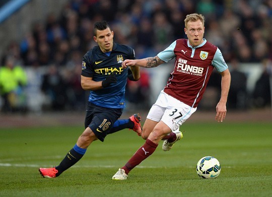 82岁前曼联球星中370万大奖 曾躲过慕尼黑空难（82岁前曼联名宿喜中370万大奖，曾在慕尼黑空难中幸存）