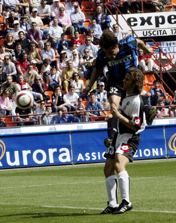 非洲杯改为四年一届引争议，多国主帅发声：请尊重非洲传统！（非洲杯拟改四年一度引发争议，多国主帅齐声呼吁：请尊重非洲传统！）