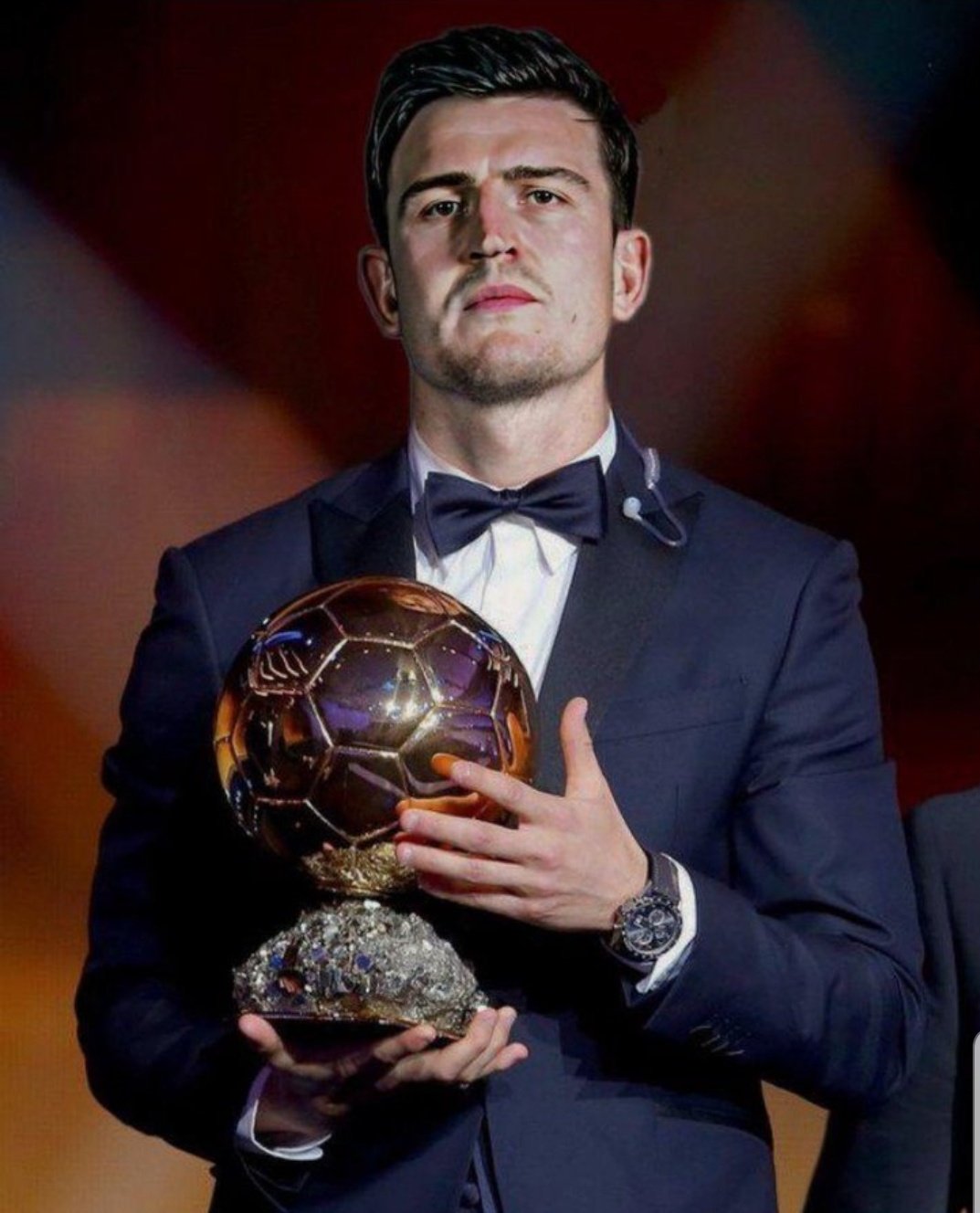 完成英格兰成年代表队首秀，夸安萨获赠纪念帽