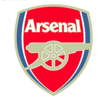 梅西捧起美职联冠军奖杯时，站在一旁的穆勒露出了最真挚的笑容（梅西登顶美职联捧杯时，穆勒在一侧绽放出最真挚的笑意）