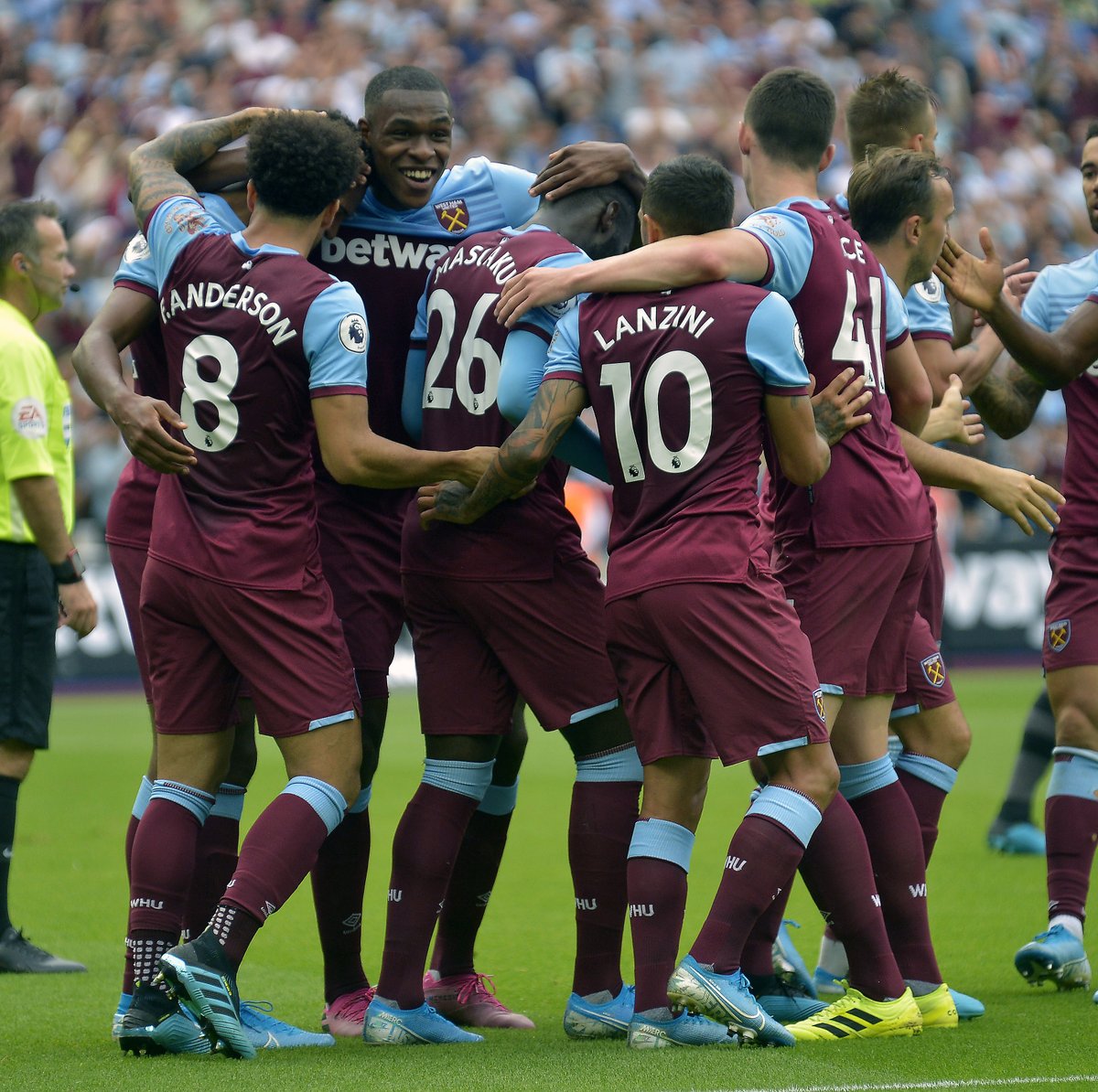 ESPN：因遭强烈抗议，国际足联下调了部分世界杯门票价格（ESPN：在强烈抗议声中，国际足联下调部分世界杯门票价格）