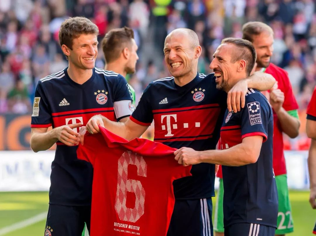 斯基拉：曼奇尼将与萨德签约一份2+2的合同，年薪500万欧（斯基拉：曼奇尼将赴萨德执教，签2+2合约年薪500万欧元）