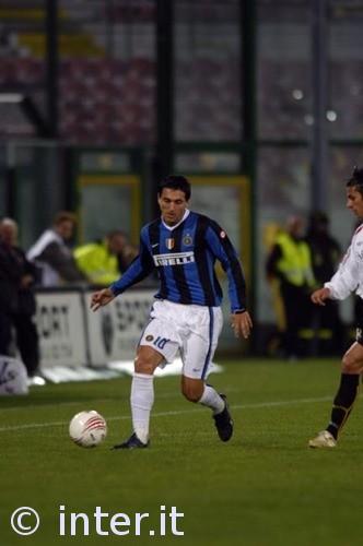 埃贝尔：我们还在与于帕进行续约谈判；诺伊尔应该去踢世界杯（埃贝尔：与于帕的续约仍在推进，诺伊尔理应出征世界杯）