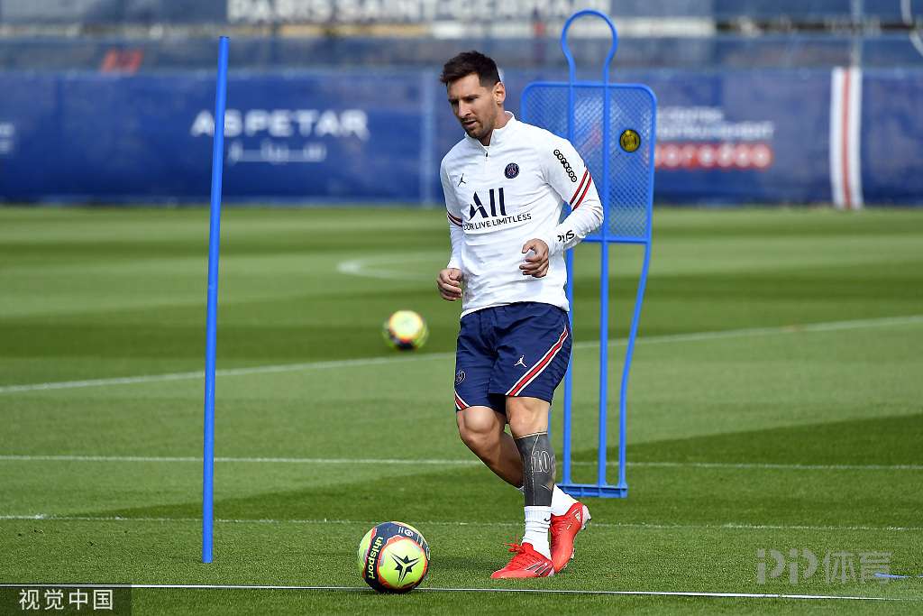 帕克：齐尔克泽远不及谢什科，德利赫特已成英超最佳后卫之一（帕克评价：齐尔克泽不及谢什科，德利赫特已跻身英超顶级中卫行列）