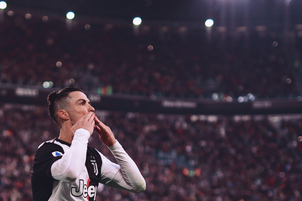 久保建英：若想世界杯夺冠实力是关键，但运气和势头也很重要（久保建英：冲击世界杯冠军，实力为本，运气与势头同样重要）